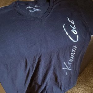 Clean Kenneth Cole v-neck